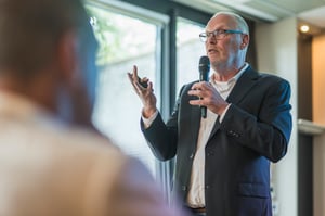 De gevaren van gemak: hoe routine veiligheid in de weg kan staan