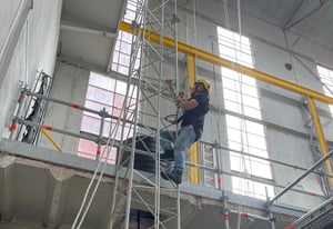 Veilig werken ver boven de grond? Dankzij een training is projectleider Nick volledig op de hoogte